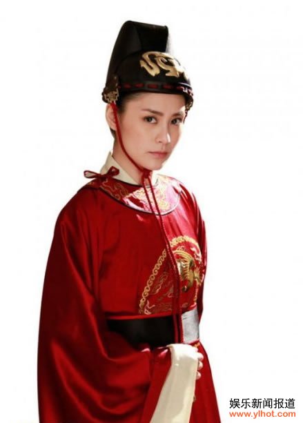 阿娇女官扮相帅气